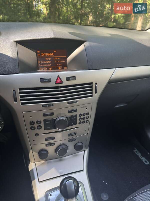 Хэтчбек Opel Astra 2007 в Житомире