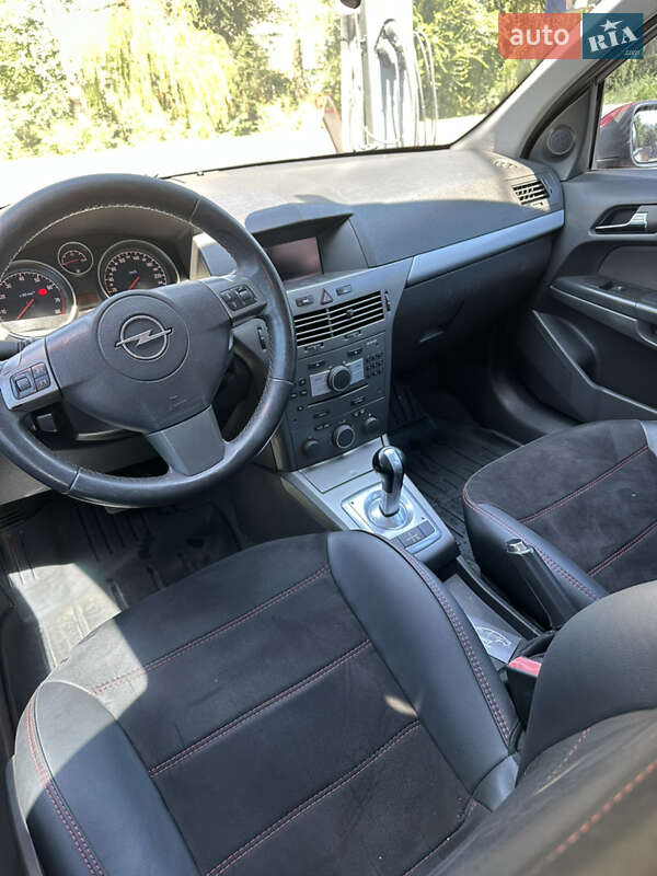 Хэтчбек Opel Astra 2006 в Новомосковске