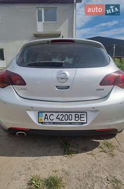 Хэтчбек Opel Astra 2011 в 