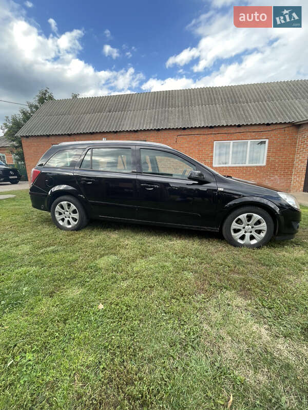 Универсал Opel Astra 2008 в Ахтырке