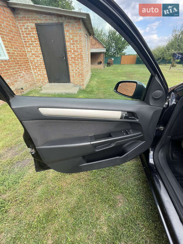 Универсал Opel Astra 2008 в Ахтырке
