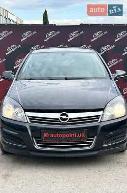 Хэтчбек Opel Astra 2012 в 