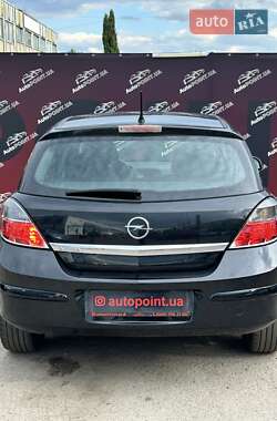 Хэтчбек Opel Astra 2012 в 