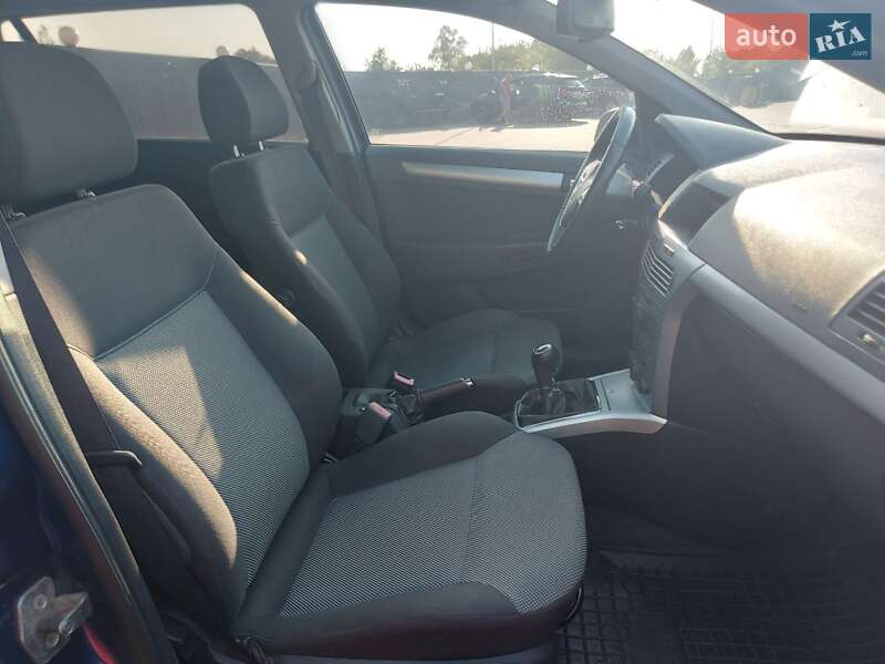 Универсал Opel Astra 2009 в Долине