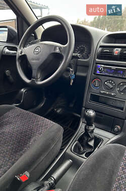 Седан Opel Astra 2000 в 