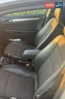 Универсал Opel Astra 2009 в 