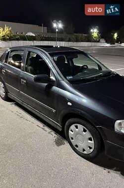 Хэтчбек Opel Astra 1998 в 