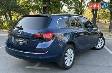 Универсал Opel Astra 2010 в 