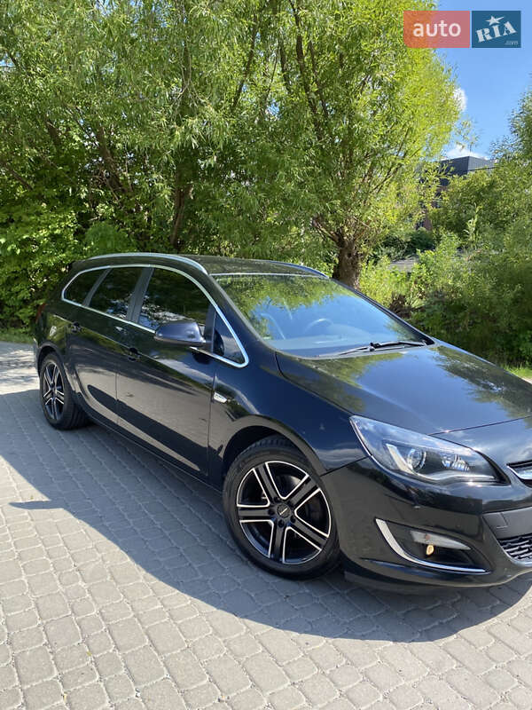 Универсал Opel Astra 2014 в 