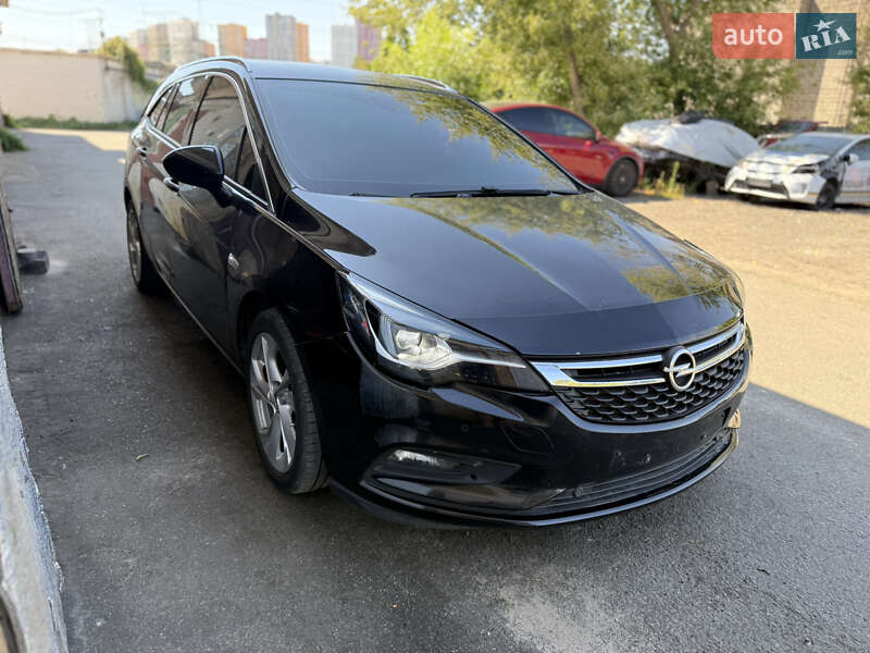 Универсал Opel Astra 2017 в 