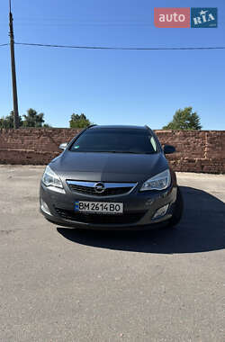 Универсал Opel Astra 2011 в Конотопе