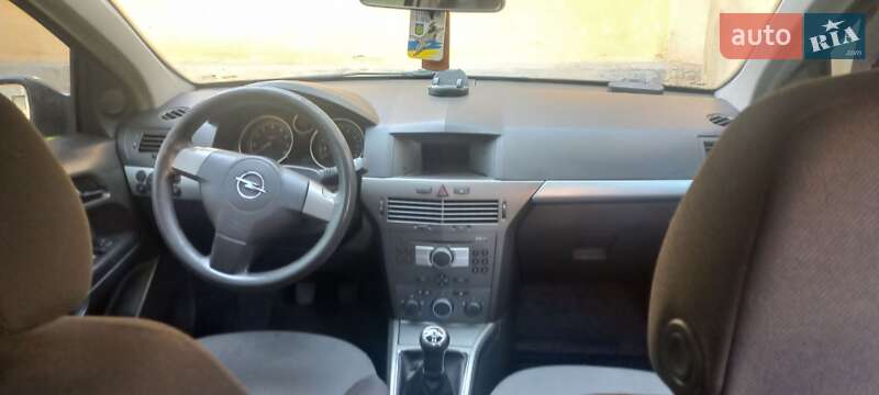Хетчбек Opel Astra 2004 в Городку фото 4 Хетчбек Opel Astra 2004 в Городку