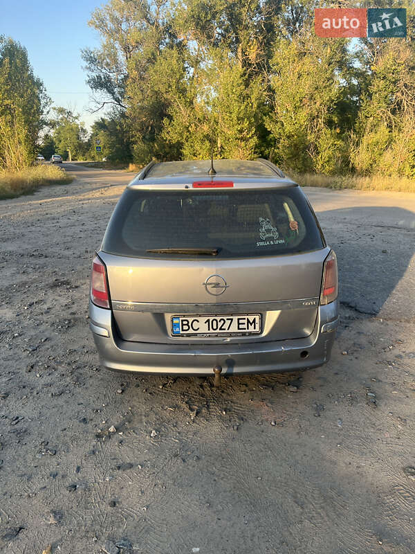 Універсал Opel Astra 2007 в Дніпрі