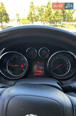 Универсал Opel Astra 2012 в 