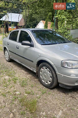 Седан Opel Astra 2008 в Мукачево