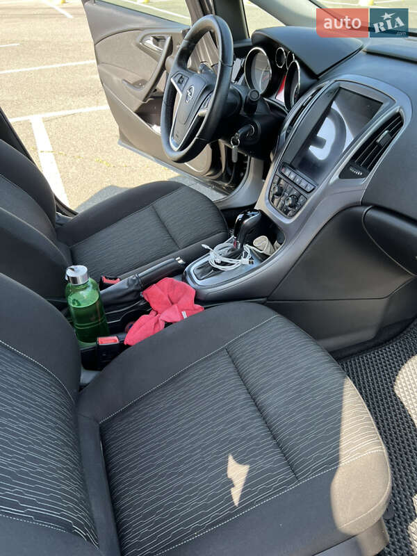 Седан Opel Astra 2019 в Киеве