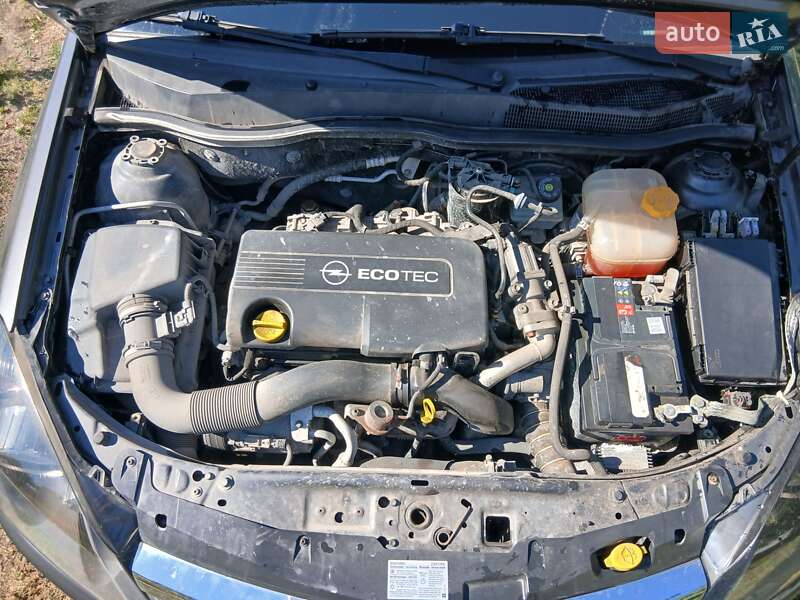 Универсал Opel Astra 2010 в Обухове