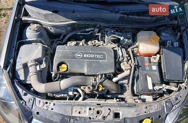 Универсал Opel Astra 2010 в 
