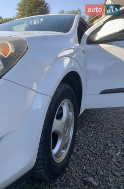 Универсал Opel Astra 2010 в 