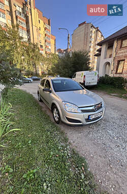 Хэтчбек Opel Astra 2008 в 