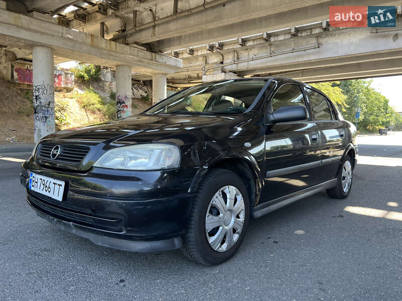 Седан Opel Astra 2006 в 