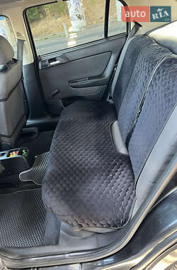 Седан Opel Astra 2006 в 