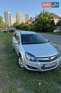 Універсал Opel Astra 2010 в Києві