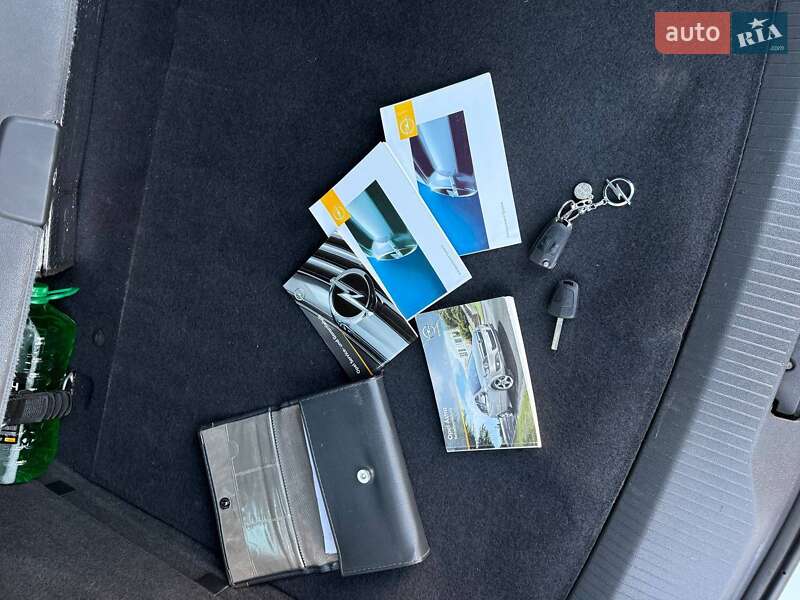 Универсал Opel Astra 2010 в Киеве