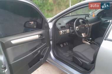Универсал Opel Astra 2007 в 