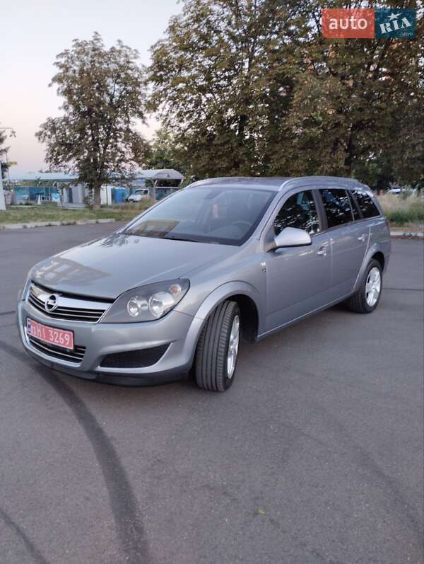 Универсал Opel Astra 2010 в Белой Церкви