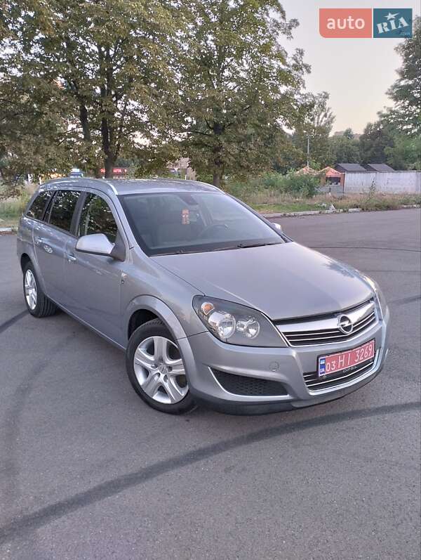 Универсал Opel Astra 2010 в Белой Церкви