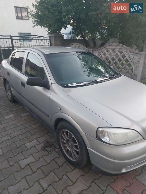 Седан Opel Astra 2006 в Жовкві фото 7 Седан Opel Astra 2006 в Жовкві
