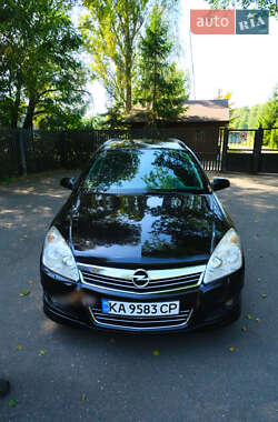 Универсал Opel Astra 2008 в Песковке