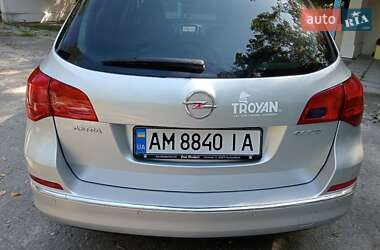 Универсал Opel Astra 2015 в Житомире