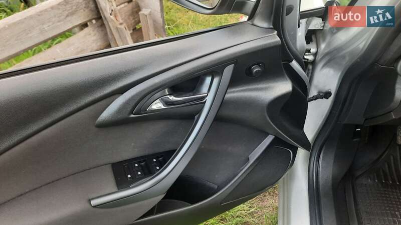 Универсал Opel Astra 2015 в Житомире фото 24 Универсал Opel Astra 2015 в Житомире