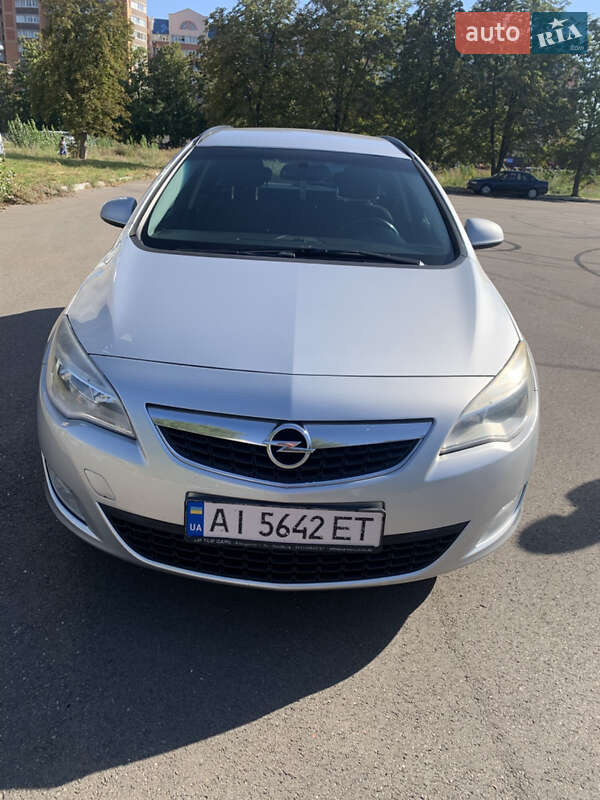 Opel Astra 2012
