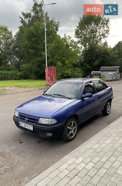 Седан Opel Astra 1992 в Жидачове