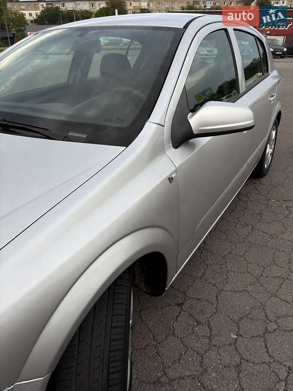 Хетчбек Opel Astra 2006 в Полтаві фото 12 Хетчбек Opel Astra 2006 в Полтаві