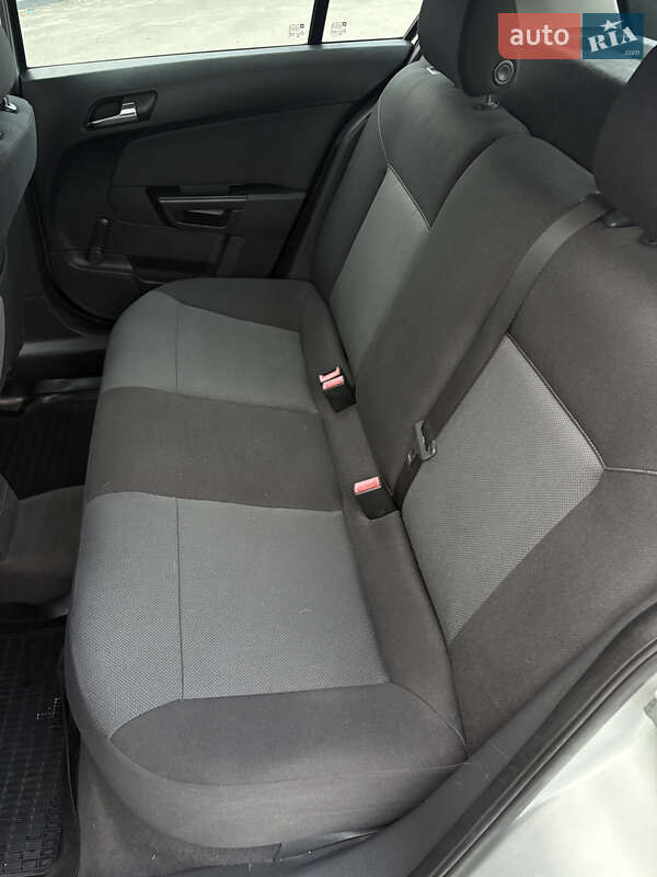 Хетчбек Opel Astra 2006 в Полтаві фото 23 Хетчбек Opel Astra 2006 в Полтаві