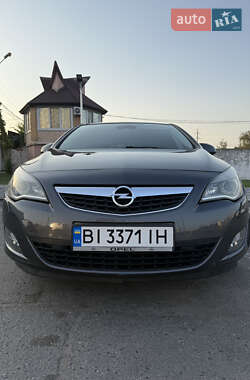 Хэтчбек Opel Astra 2010 в 