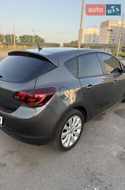 Хэтчбек Opel Astra 2010 в 
