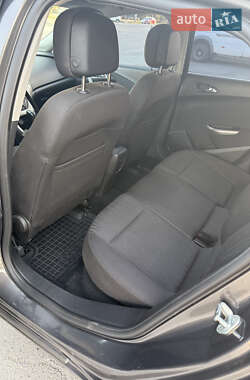 Хэтчбек Opel Astra 2010 в 