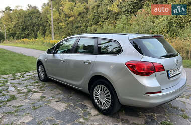 Универсал Opel Astra 2013 в 