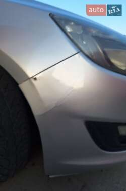 Универсал Opel Astra 2012 в 