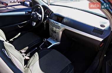 Универсал Opel Astra 2006 в 
