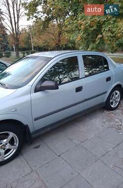 Седан Opel Astra 2004 в 