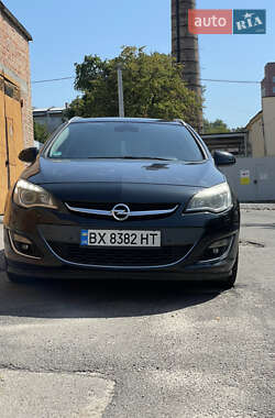 Универсал Opel Astra 2012 в 