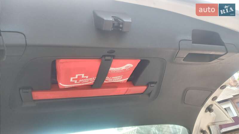 Универсал Opel Astra 2011 в Нововолынске