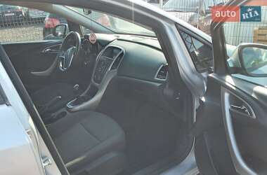 Универсал Opel Astra 2011 в 
