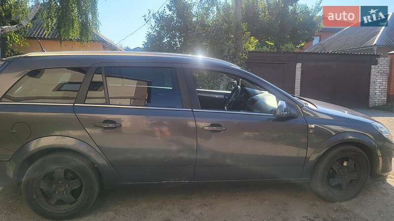 Универсал Opel Astra 2010 в Днепре